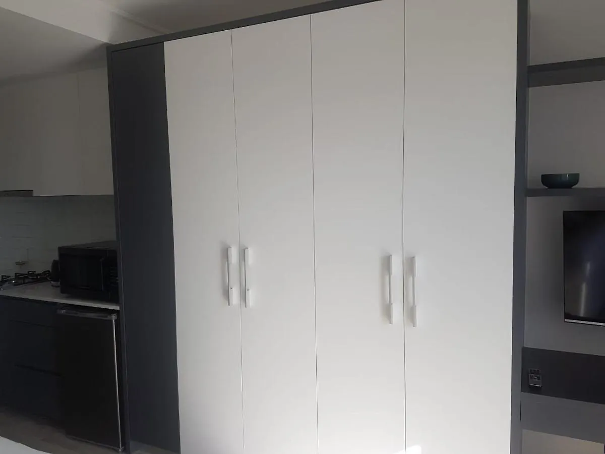 Hairbay Studio Units Cape Town 0*,